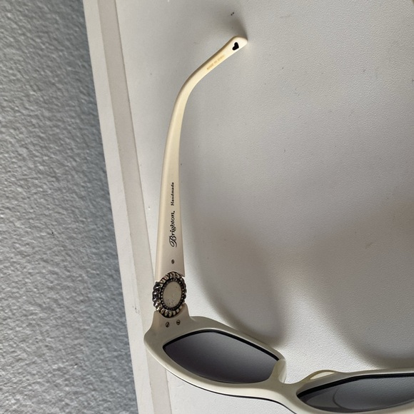 Brighton Twinkle Sunglasses - Picture 6 of 6